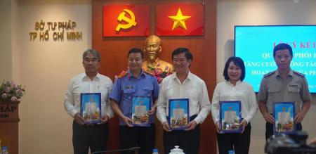 TP.HCM: Liên ngành các cơ quan ký quy chế phối hợp về hoạt động thừa phát lại TP.HCM: Liên ngành các cơ quan ký quy chế phối hợp về hoạt động thừa phát lại